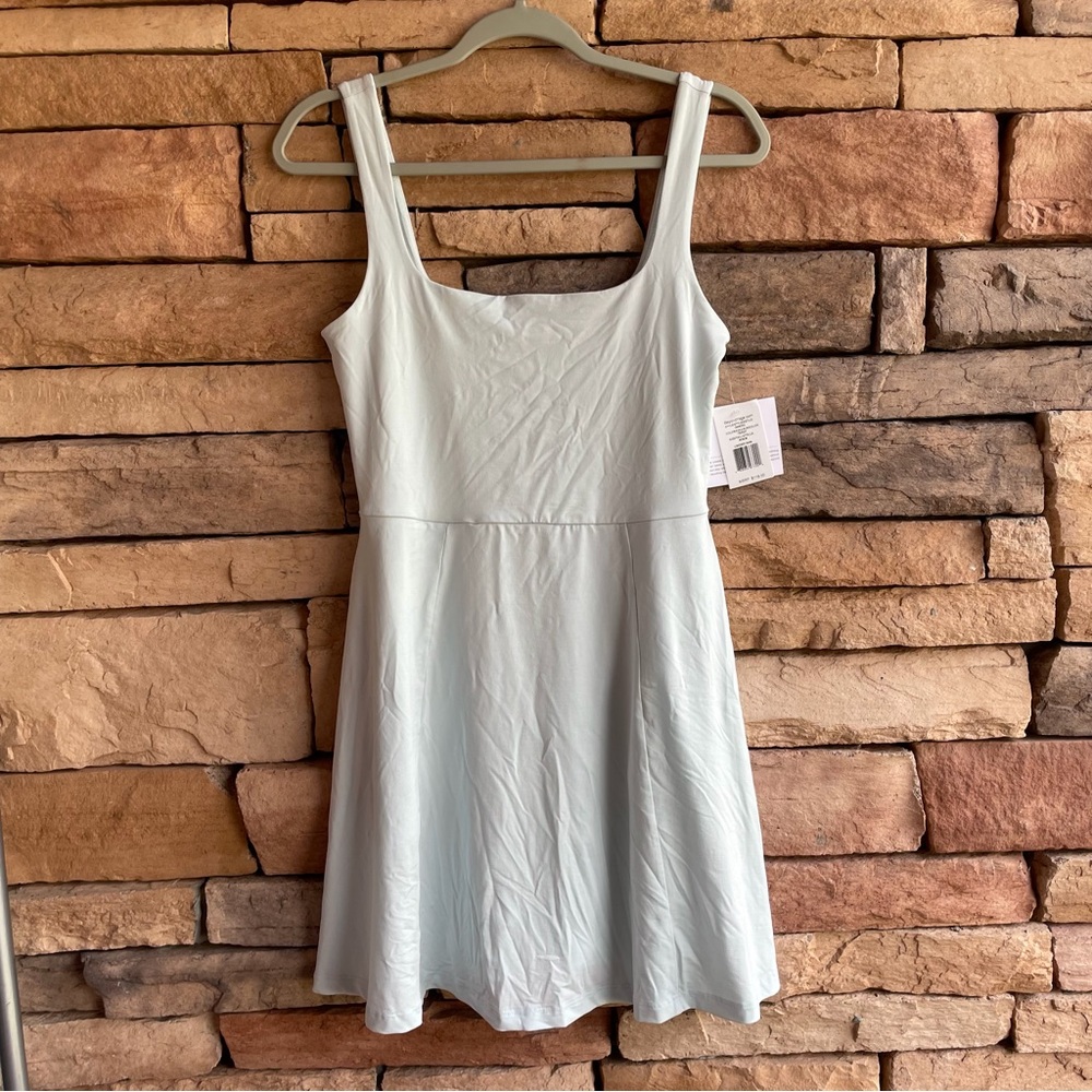 Beyond Yoga Tropical Waters Pale Blue Active Tank Dress pockets Women Medium NWT